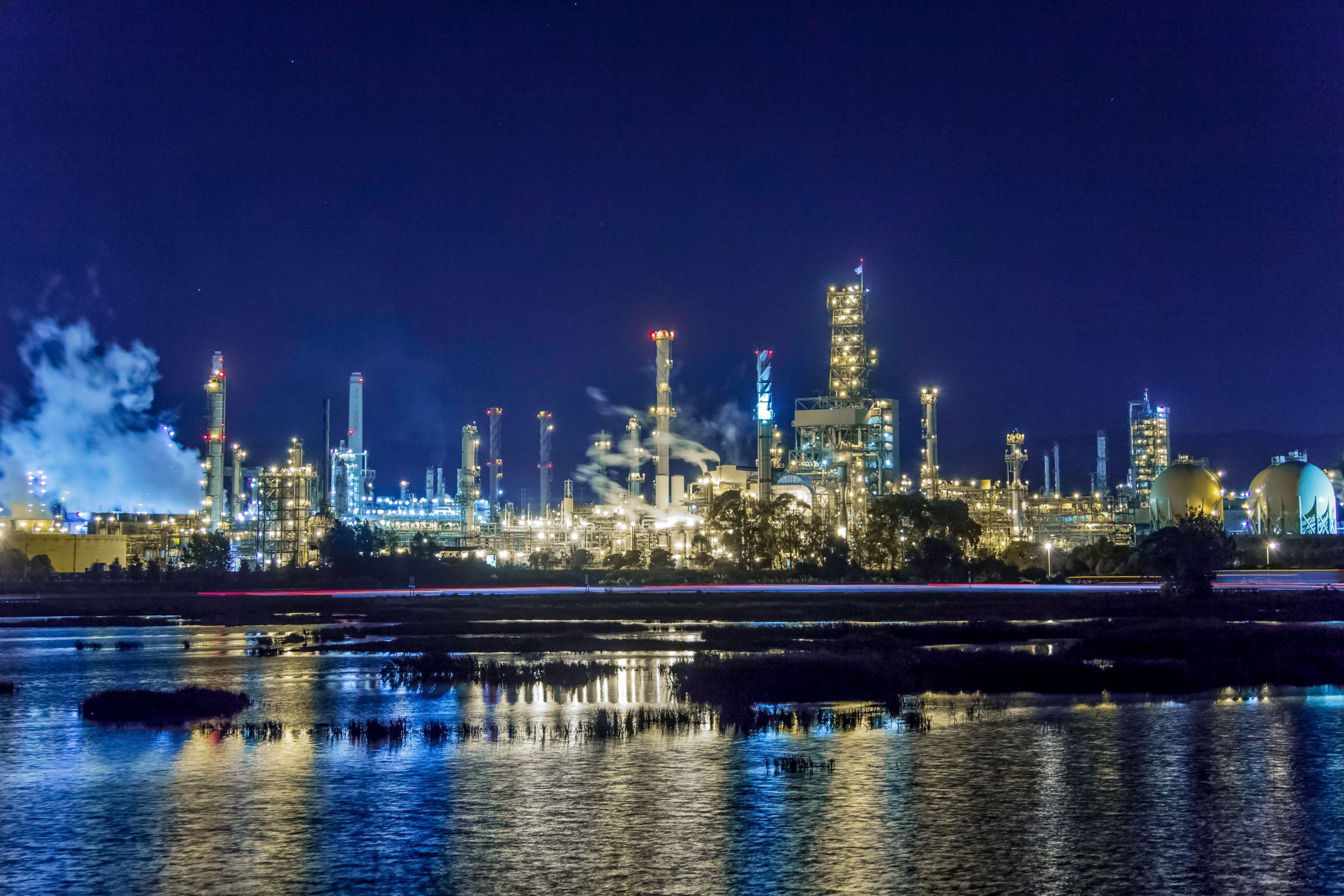 Shell refinery, Martinez, California &copy; James Daisa