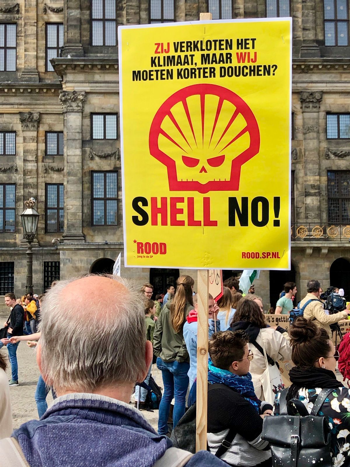 Protests against Shell, Amsterdam, 2020 &copy; FaceMePLS | Flickr
