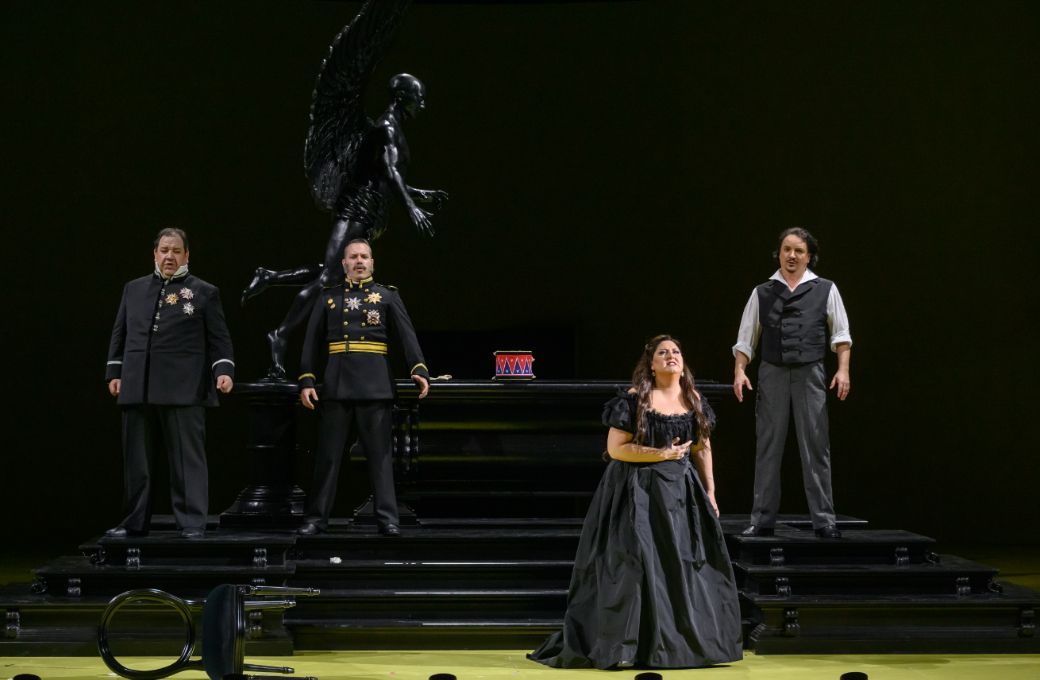 Valeriano Lanchas (Samuel), L. López Navarro (Tom), Anna Pirozzi (Amelia) y Artur Ruciński (Renato) © A. Bofill | Gran Teatre del Liceu
