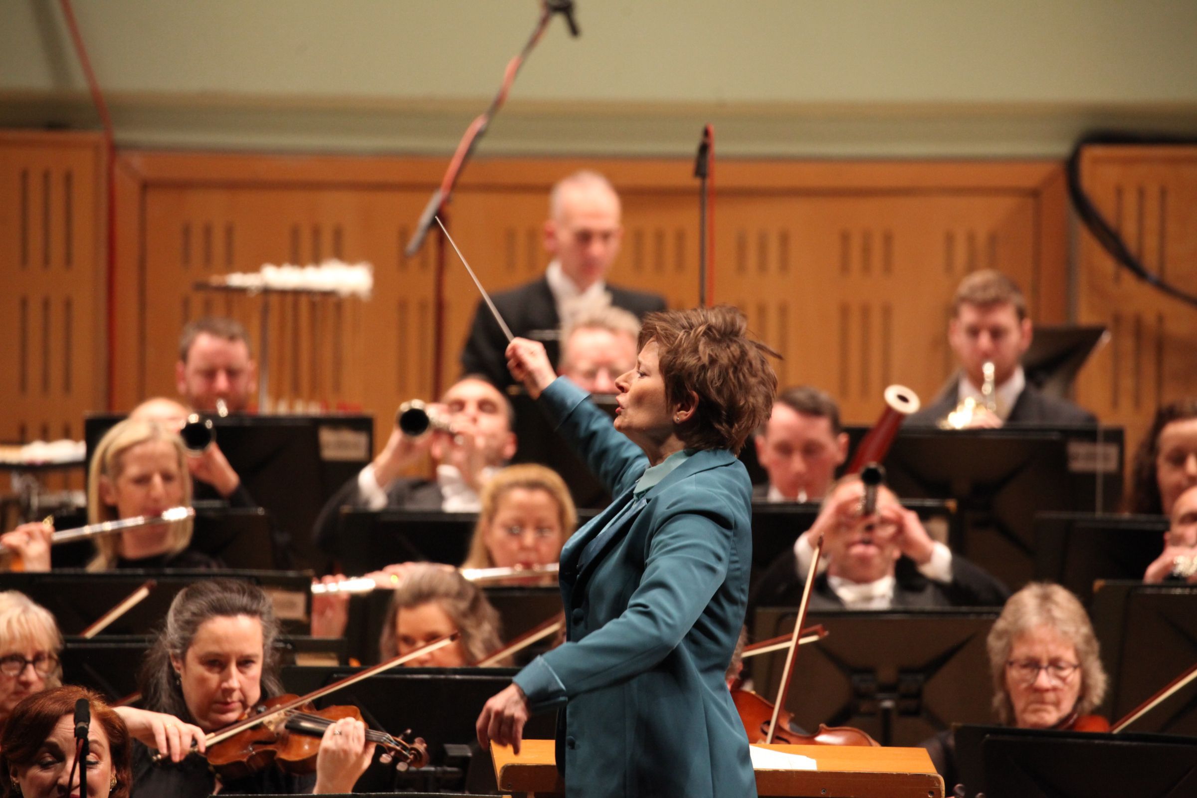 Anja Bihlmaier conducts the National Symphony Orchestra © Aisling McCarthy