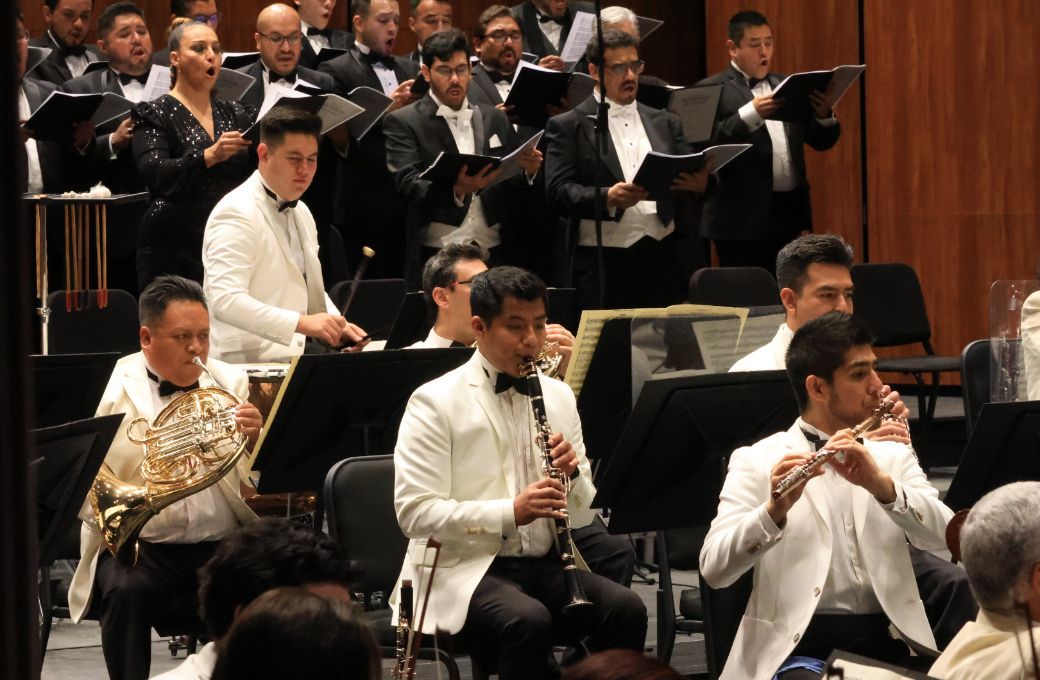 Miembros de la Orquesta Sinf&oacute;nica Nacional y del Ensamble de Bellas Artes &copy; OSN | Inbal