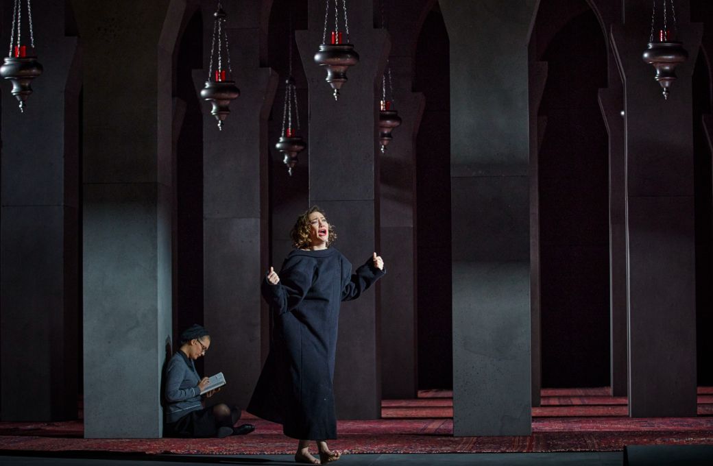 Lilly J&oslash;rstad (Esther) and Heidi Stober (Rahel) &copy; Semperoper Dresden | Ludwig Olah