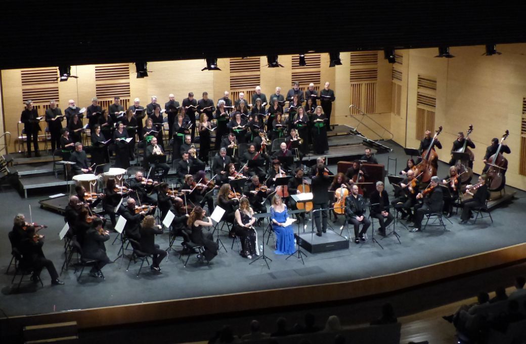 Coro de C&aacute;mara de Extremadura, solistas y Orquesta de Extremadura con Andr&eacute;s Salado &copy; Orquesta de Extremadura