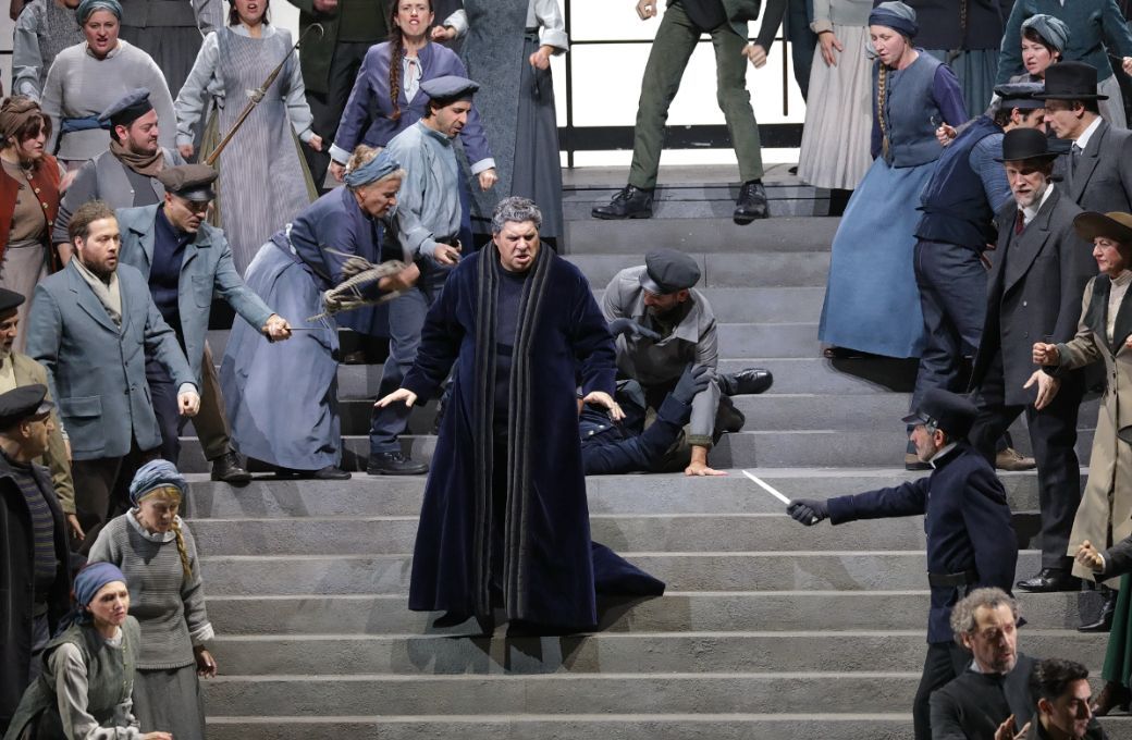Luca Salsi (Simon Boccanegra) and ensemble &copy; Teatro alla Scala | Brescia e Amisano
