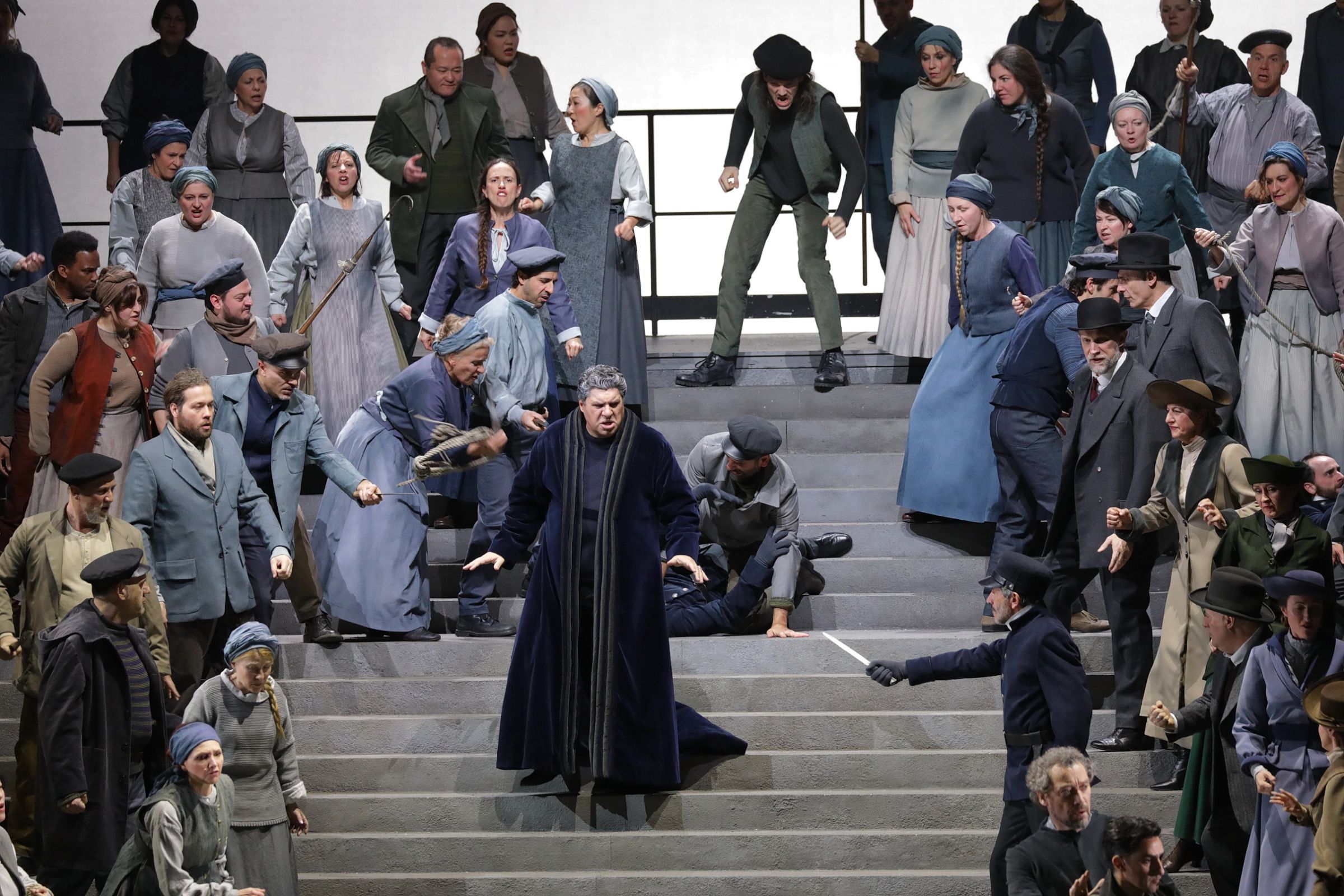 Luca Salsi (Simon Boccanegra) and ensemble &copy; Teatro alla Scala | Brescia e Amisano