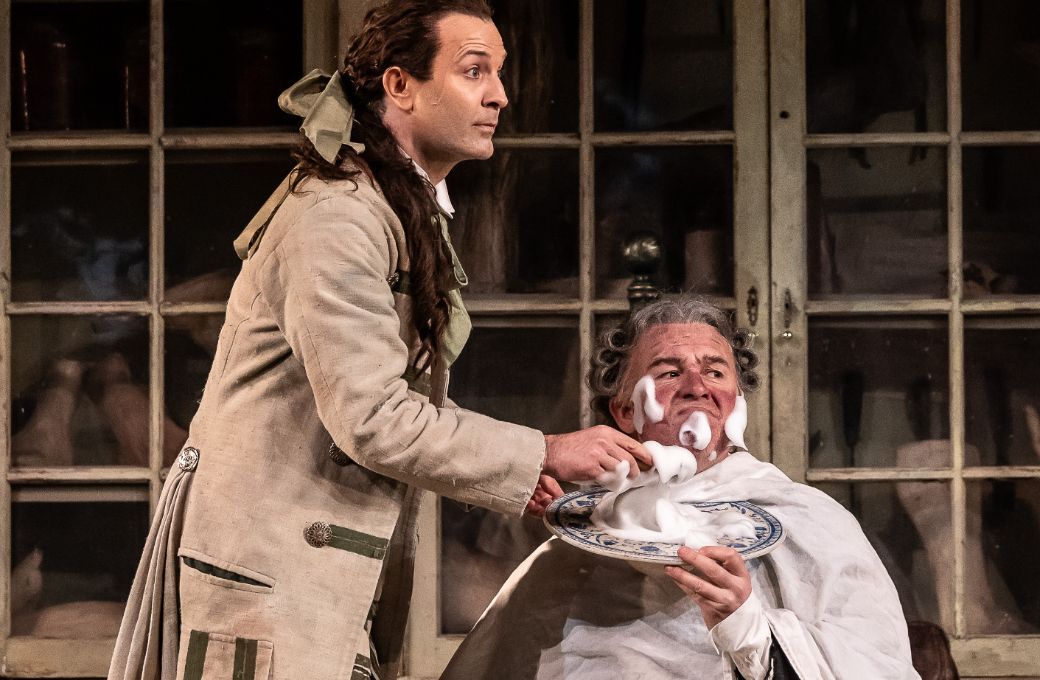Charles Rice (Figaro) and Simon Bailey (Bartolo) © Clive Barda