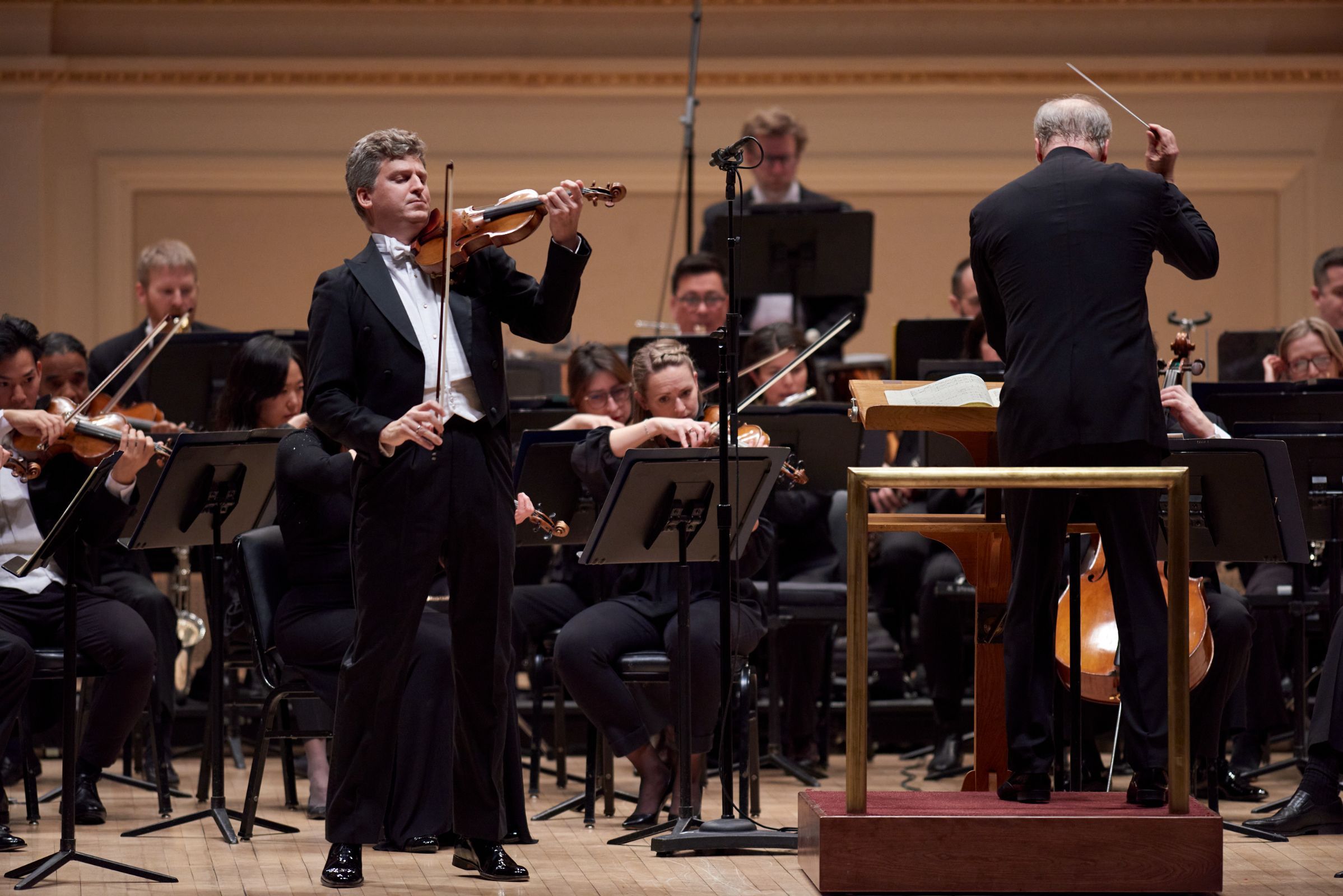 James Ehnes and the National Symphony Orchestra &copy; Stefan Cohen