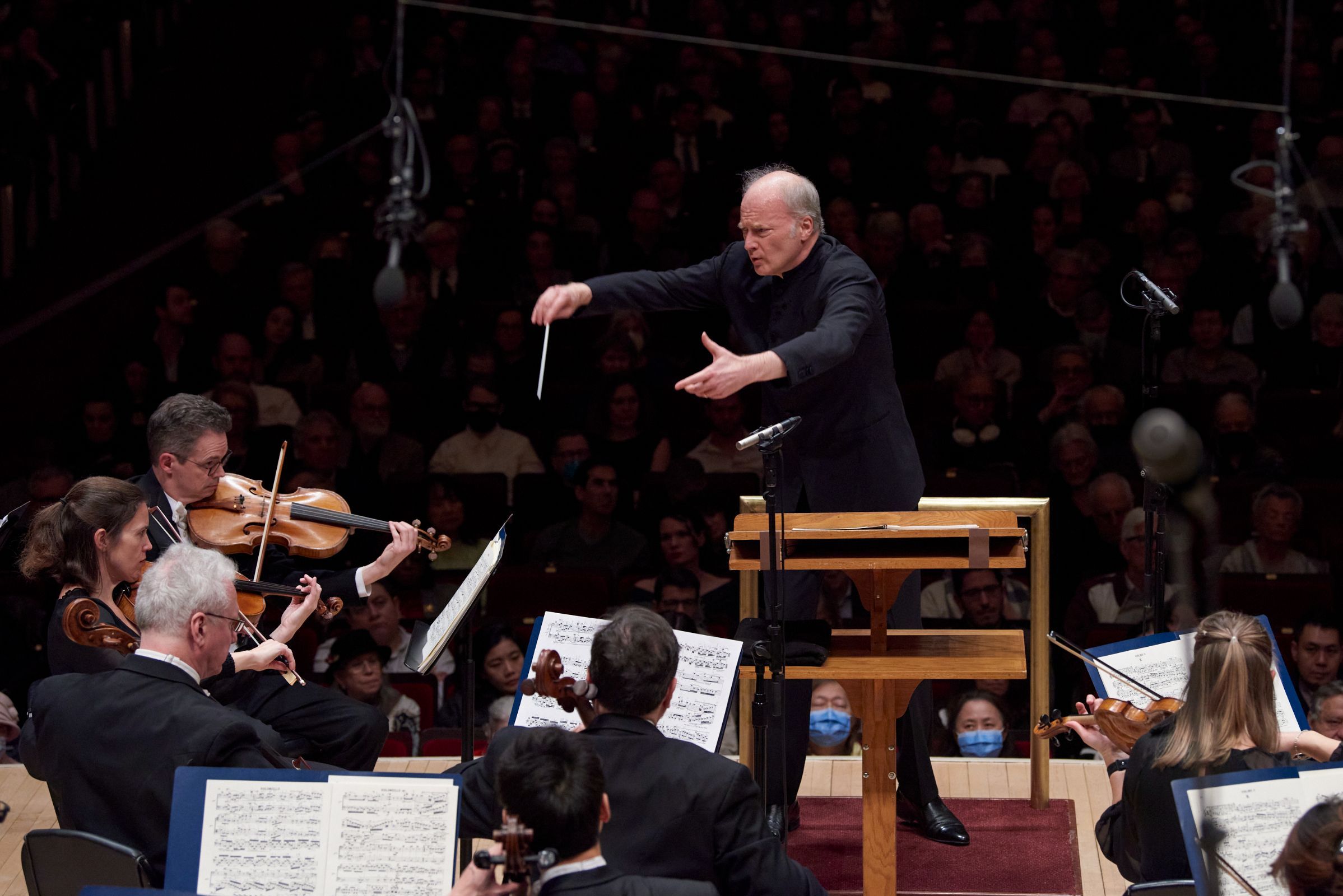 Gianandrea Noseda conducts the National Symphony Orchestra &copy; Stefan Cohen