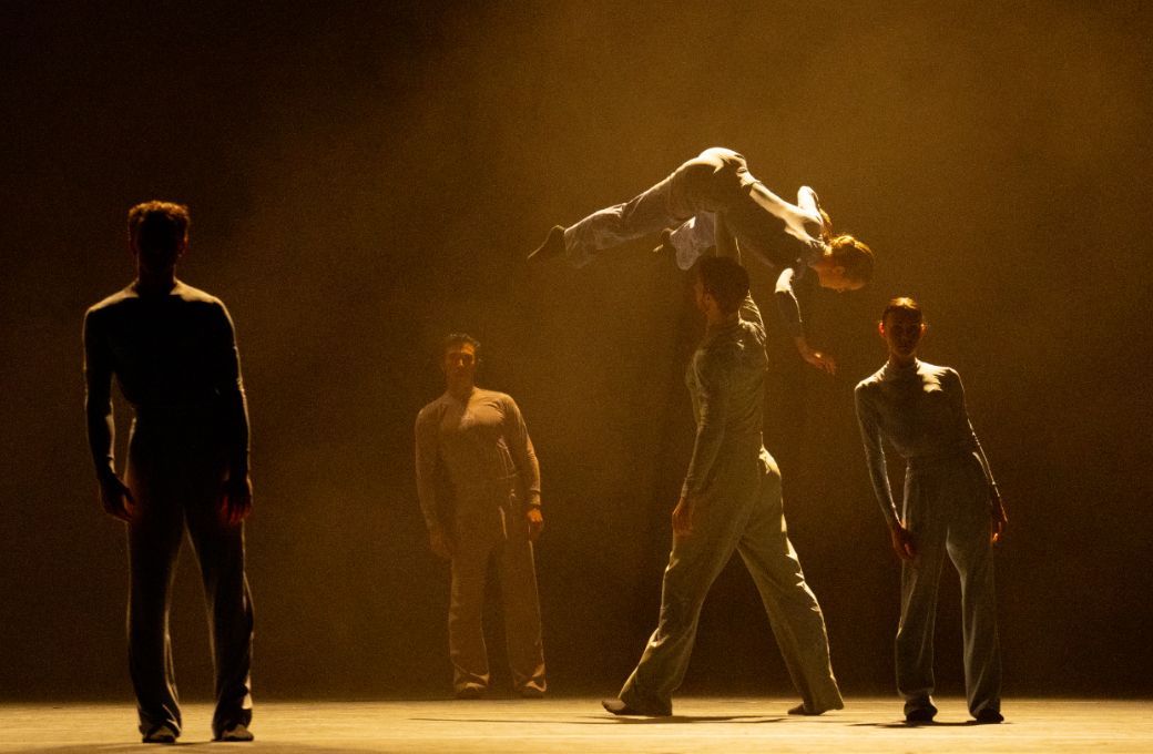 The Royal Ballet in Joshua Junker's <i>Never Known</i> &copy; Andrej Uspenski