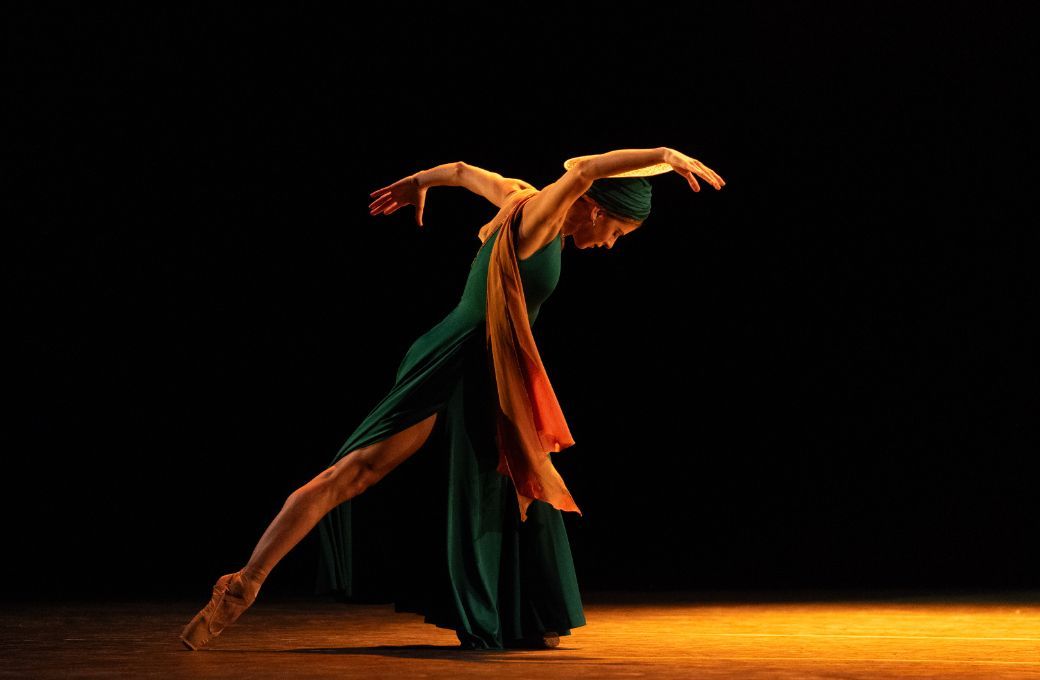 Mayara Mayagri in Mthuthuzeli November's <i>For What It's Worth</i> &copy; Andrej Uspenski