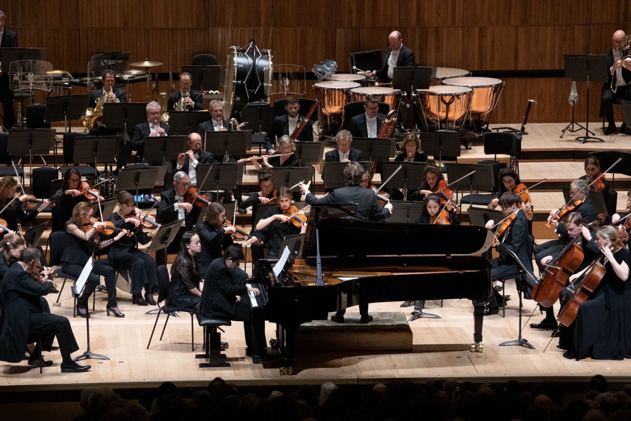 Javier Perianes, Gustavo Gimeno and the London Philharmonic Orchestra © London Philharmonic Orchestra