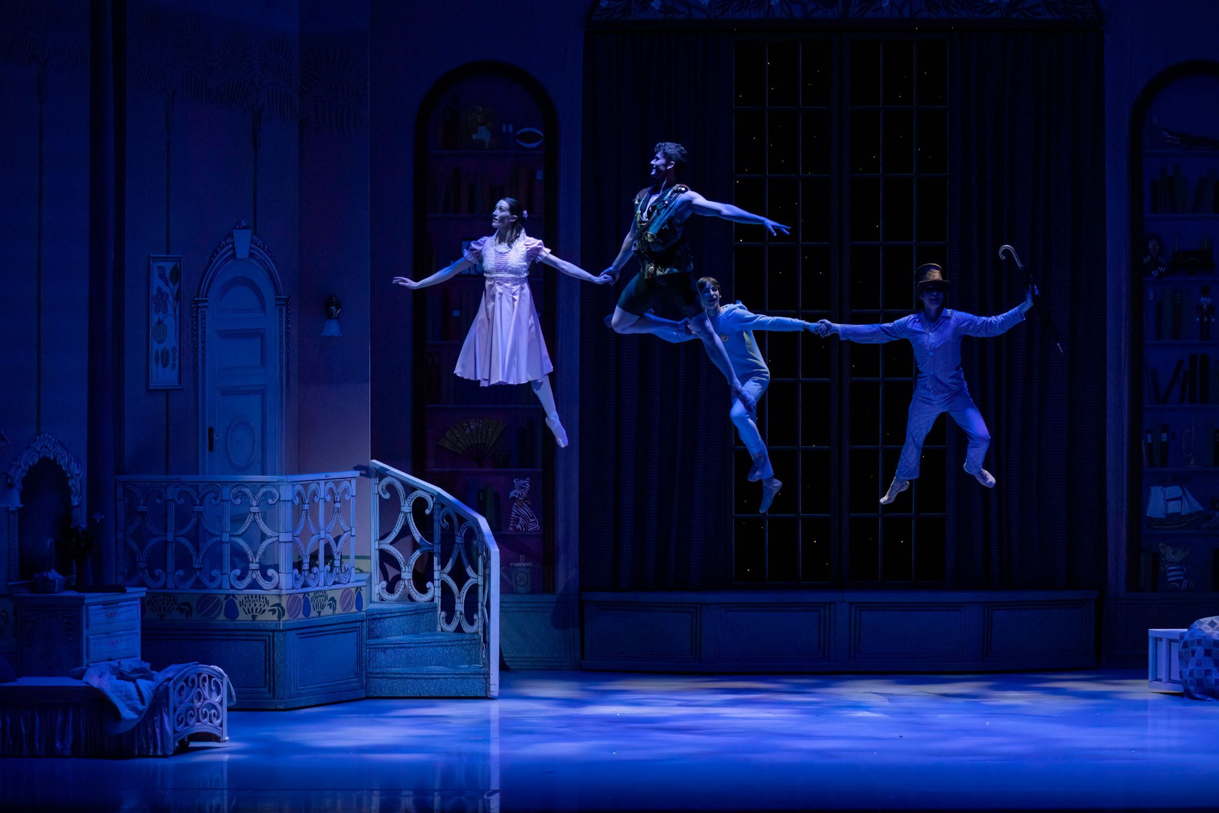 Kansas City Ballet in Devon Carney's <i>Peter Pan</i> © KCBalletMedia