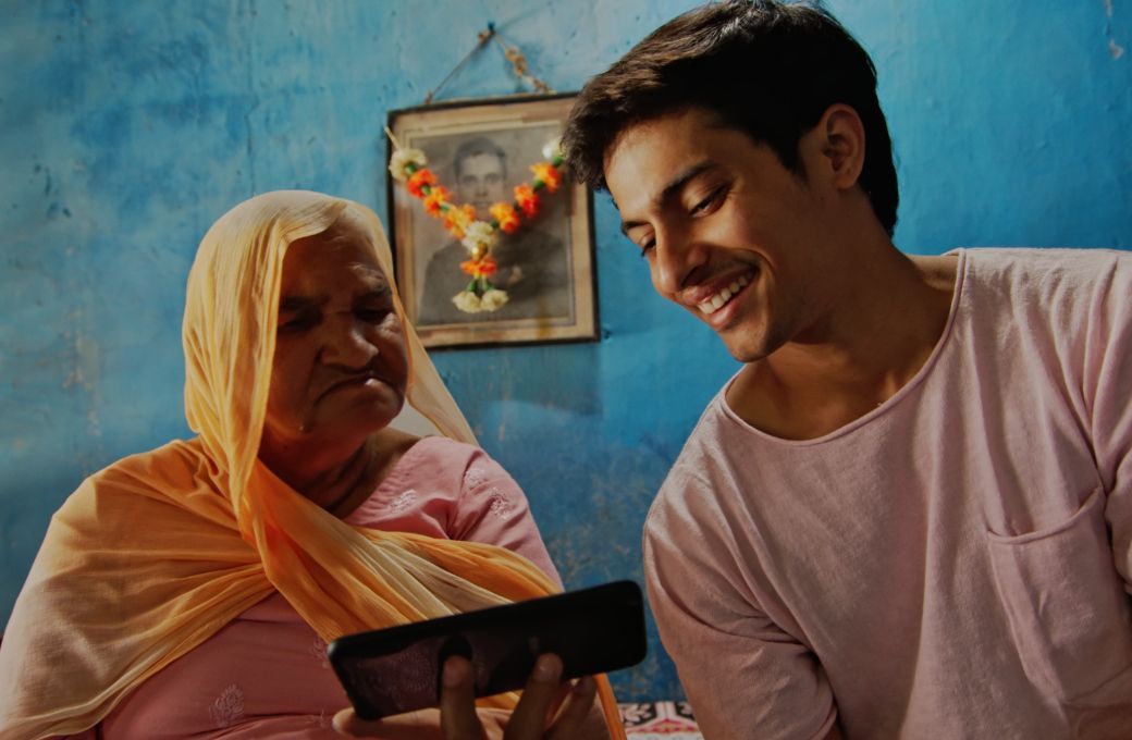 Manish Chauhan with his grandmother © Neil Barrett, Shampaine Pictures