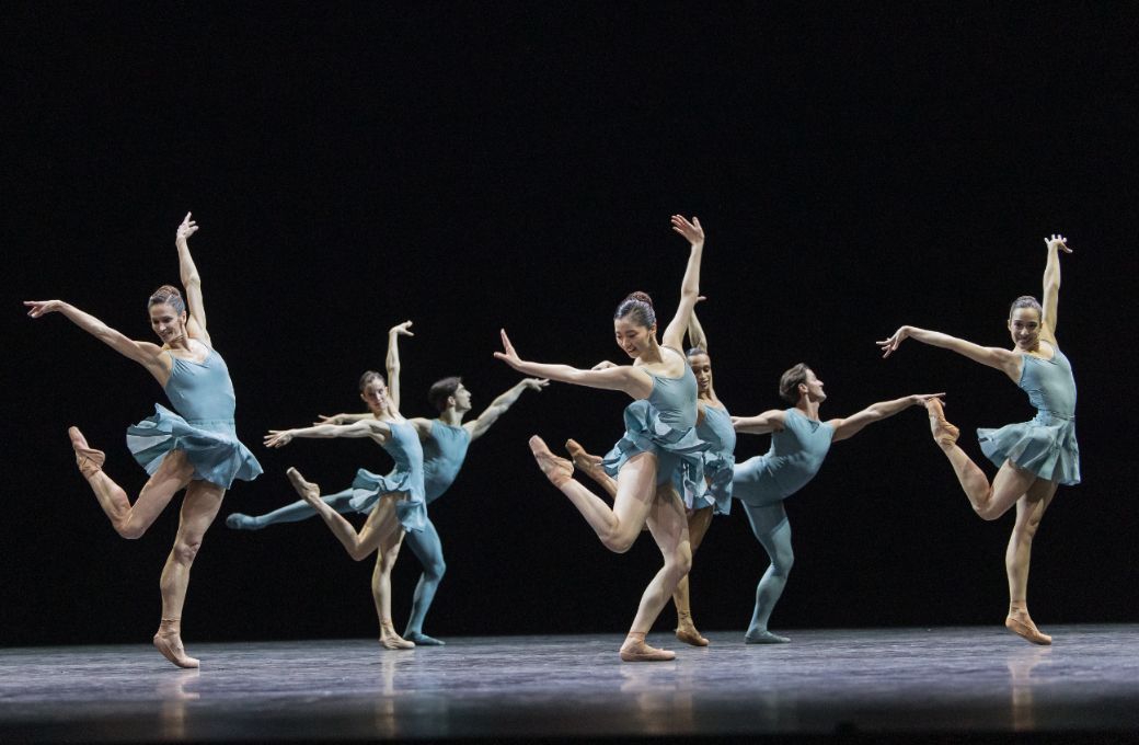 Staatsballett Berlin in William Forsythe's <i>Blake Works I</i> &copy; Yan Revazov