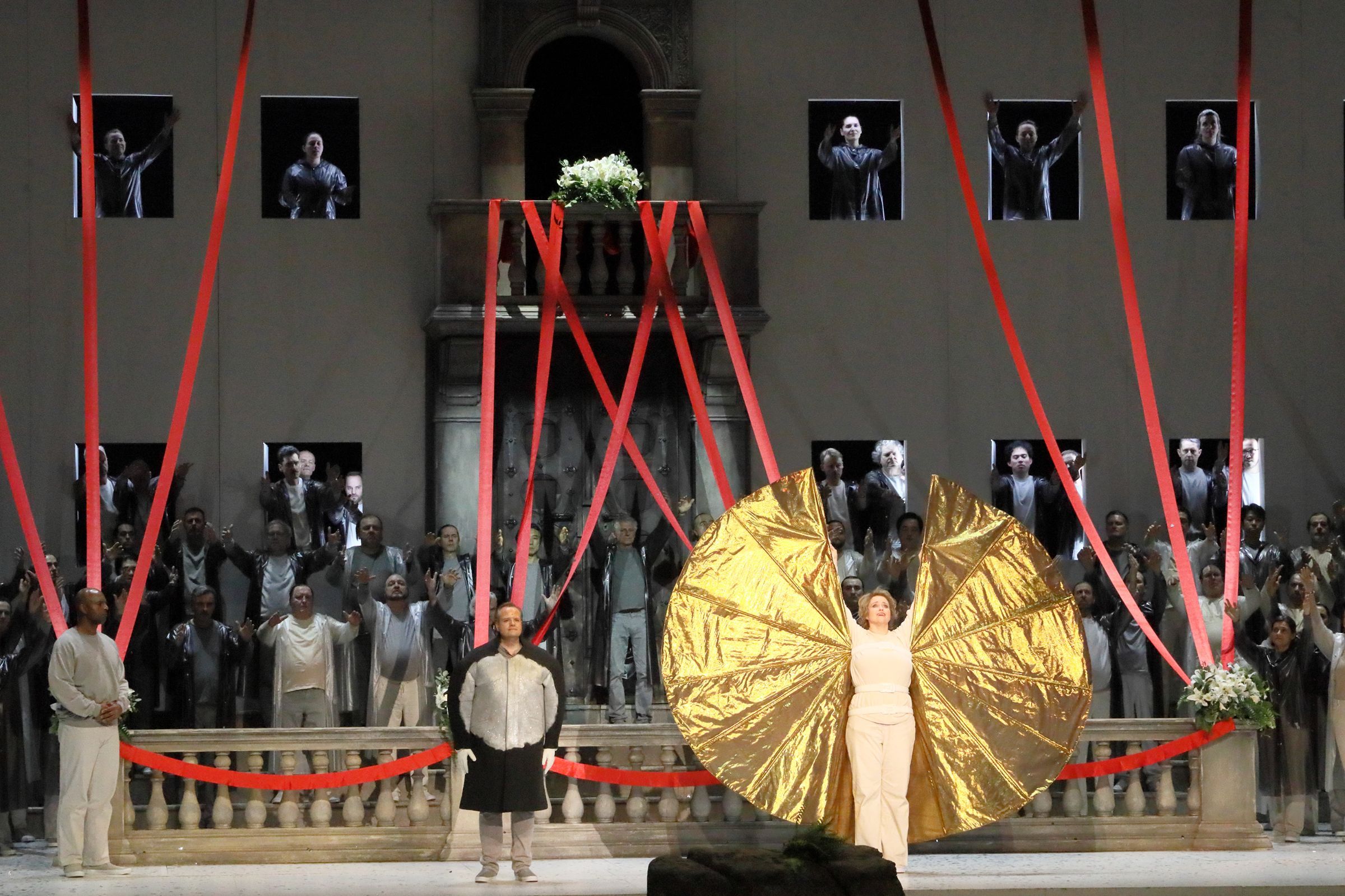 Benjamin Bruns (Lohengrin) und Rachel Willis-Sørensen (Elsa) &copy; Wilfried Hösl