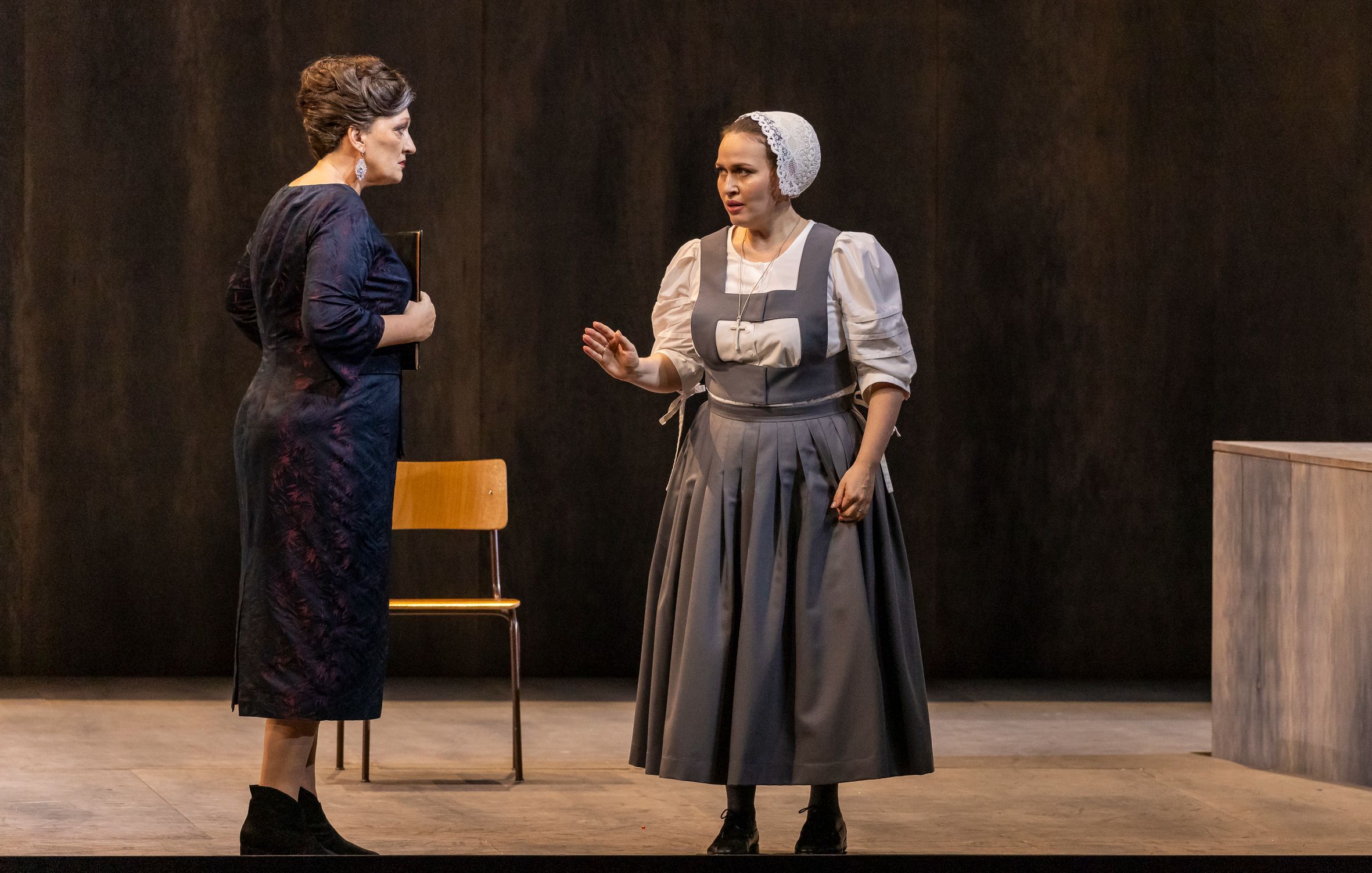 <i>Suor Angelica</i>: Michaela Schuster (Die Fürstin) und Elena Stikhina (Schwester Angelica) &copy; Stephan Brückler