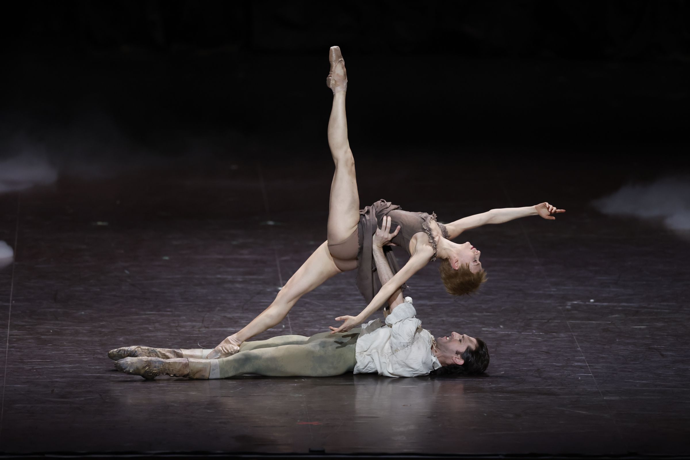 Myriam Ould-Braham as Manon and Mathieu Ganio as Des Grieux in MacMillan's <i>Manon</i> &copy; Hidemi Seto