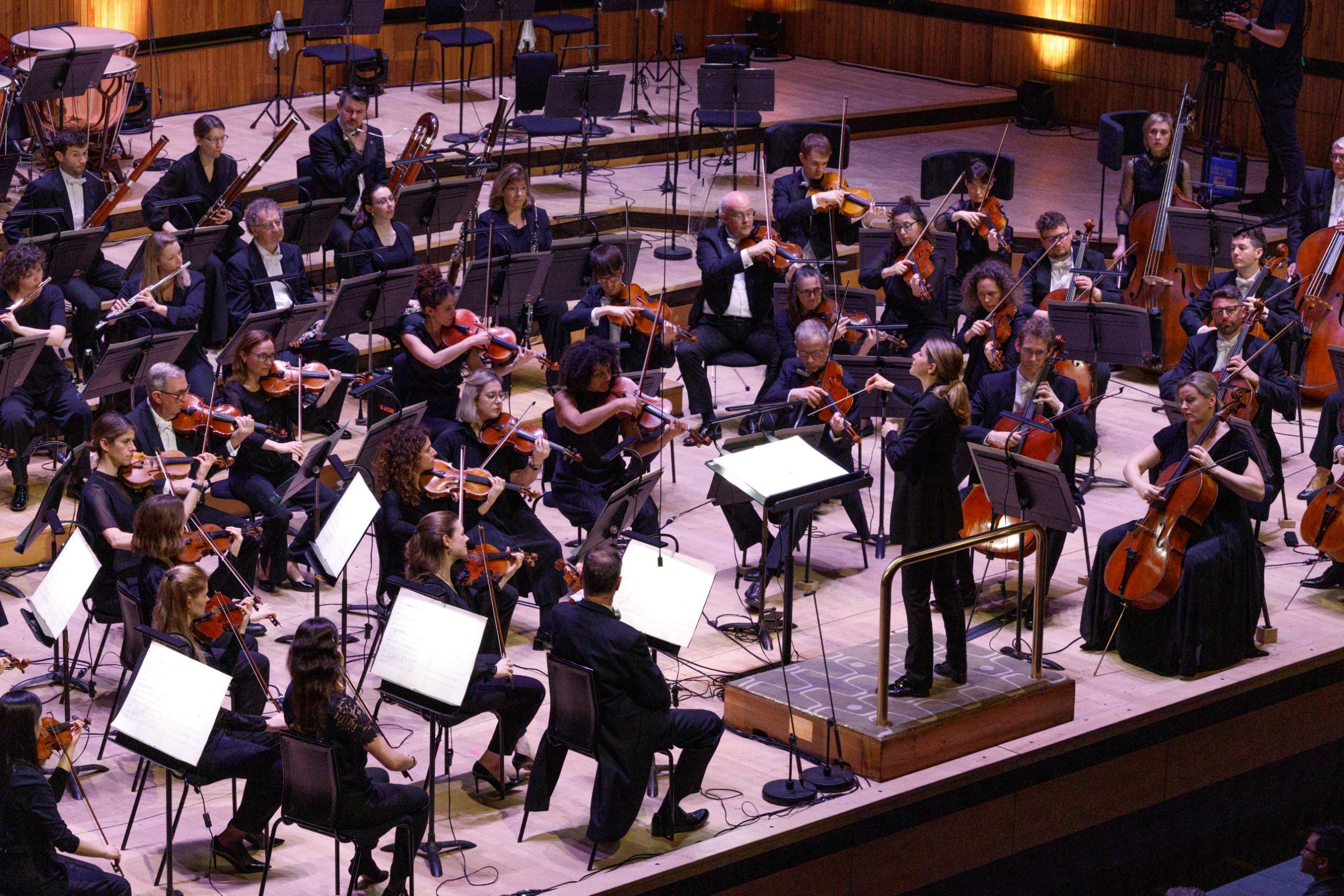 Karina Canellakis and the London Philharmonic Orchestra &copy; London Philharmonic Orchestra