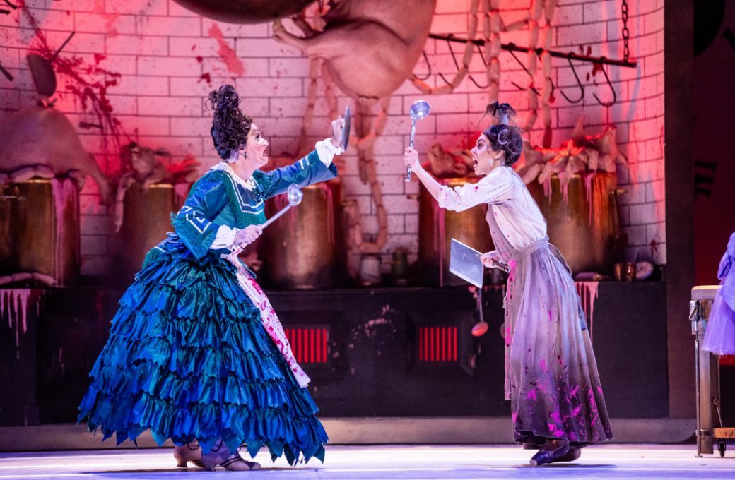 Ben Davis and Larissa Kiyoto-Ward in Christopher Wheeldon's <i>Alice's Adventures in Wonderland</i> © Daniel Boud