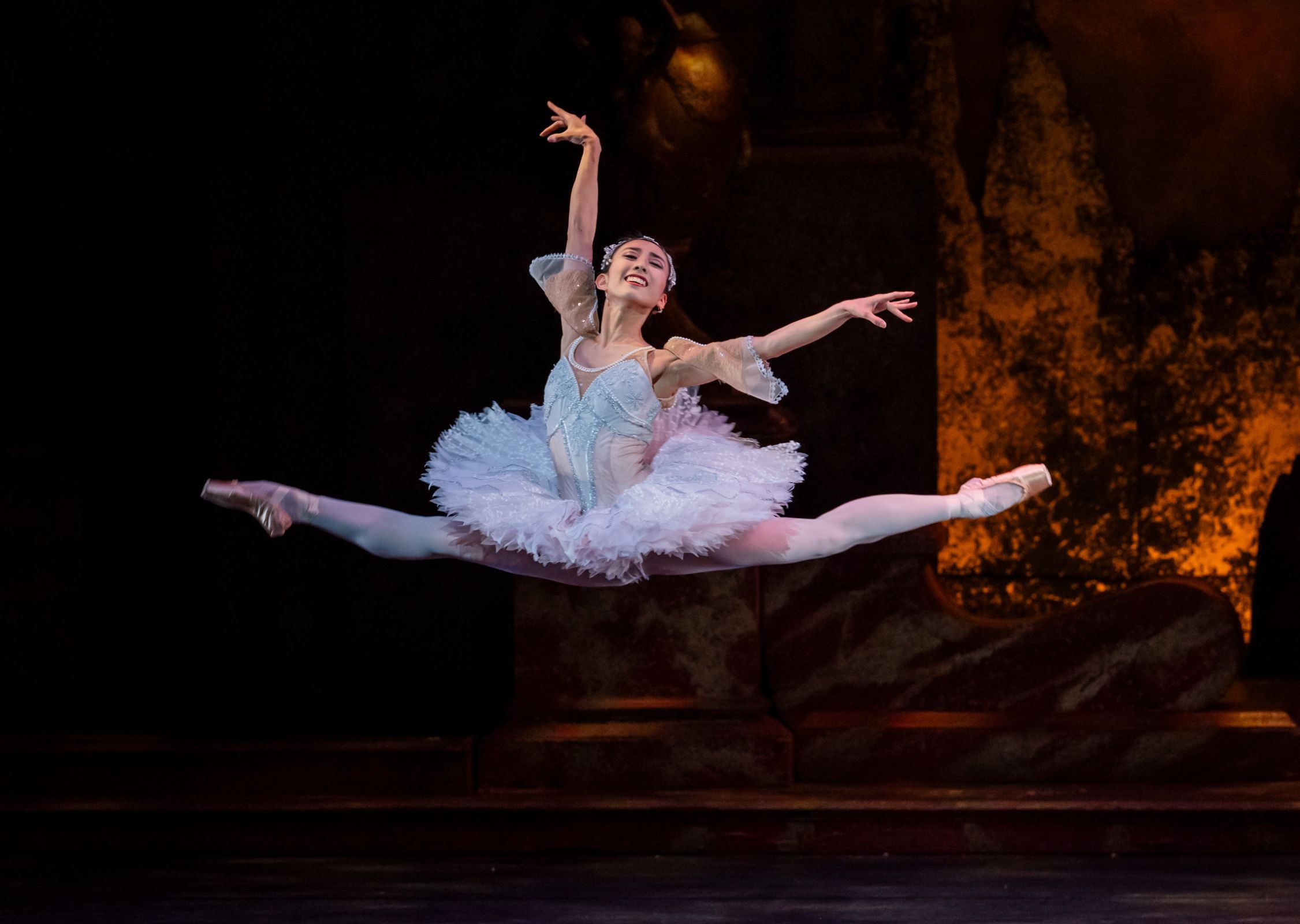 Yu Kurihara as Princess Aurora in Sir Peter Wright's <i>The Sleeping Beauty</i> &copy; Tristram Kenton