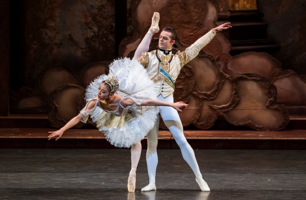 Yu Kurihara as Princess Aurora and Lachlan Monaghan as Prince Florimund in <i>The Sleeping Beauty</i> &copy; Tristram Kenton