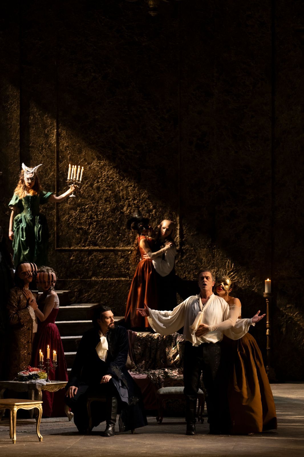 Luca Micheletti (Renato), Piero Pretti (Riccardo) and ensemble &copy; Andrea Macchia | Teatro regio di Torino