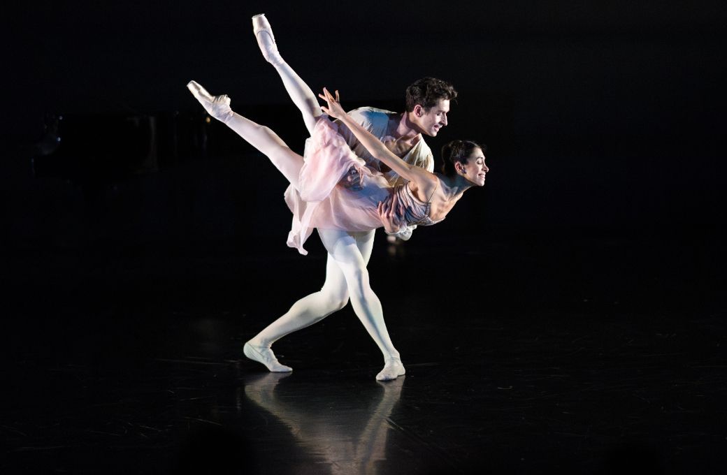 Yasmine Naghdi and Reece Clarke in Kenneth MacMillan's <i>Romeo and Juliet</i> &copy; Deborah Jaffe