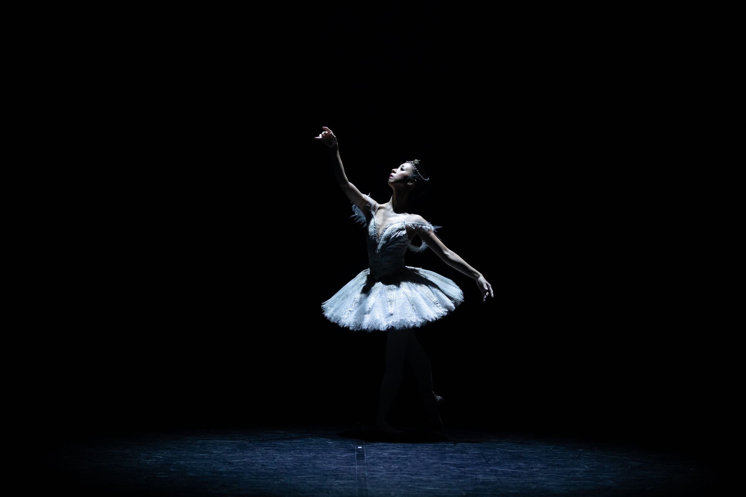 Neneka Toshida in Matthew Lawrence's <i>Tchaikovsky Mash</i> &copy; David Kelly