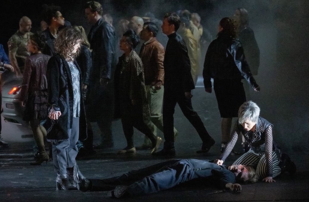 M&eacute;lissa Petit (Juliette), Leon Ko&scaron;avić (Mercutio) und Svetlina Stoyanova (St&eacute;phano) &copy; Monika Rittershaus