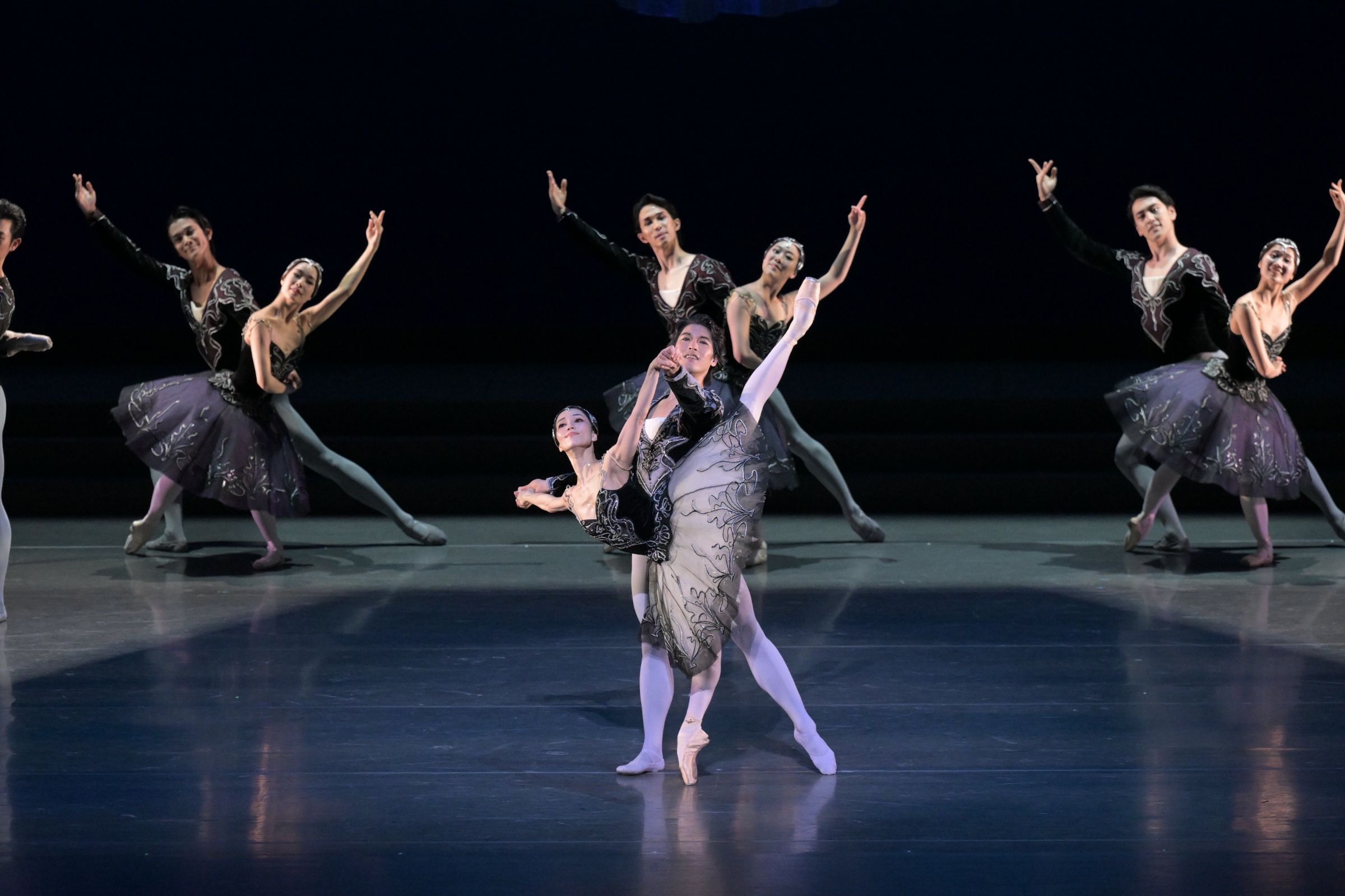Ayako Ono as Antonia and Yudai Fukuoka in Peter Darrell's <i>Tales of Hoffmann</i> &copy; Takashi Shikama