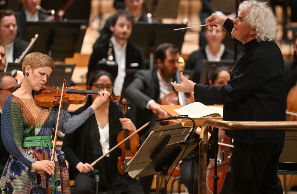 Isabelle Faust, Sir Simon Rattle and the London Symphony Orchestra &copy; LSO | Mark Allan