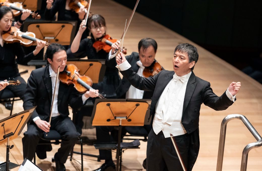 Lan Shui conducts the Singapore Symphony Orchestra © Chris P Lim | Singapore Symphony Orchestra