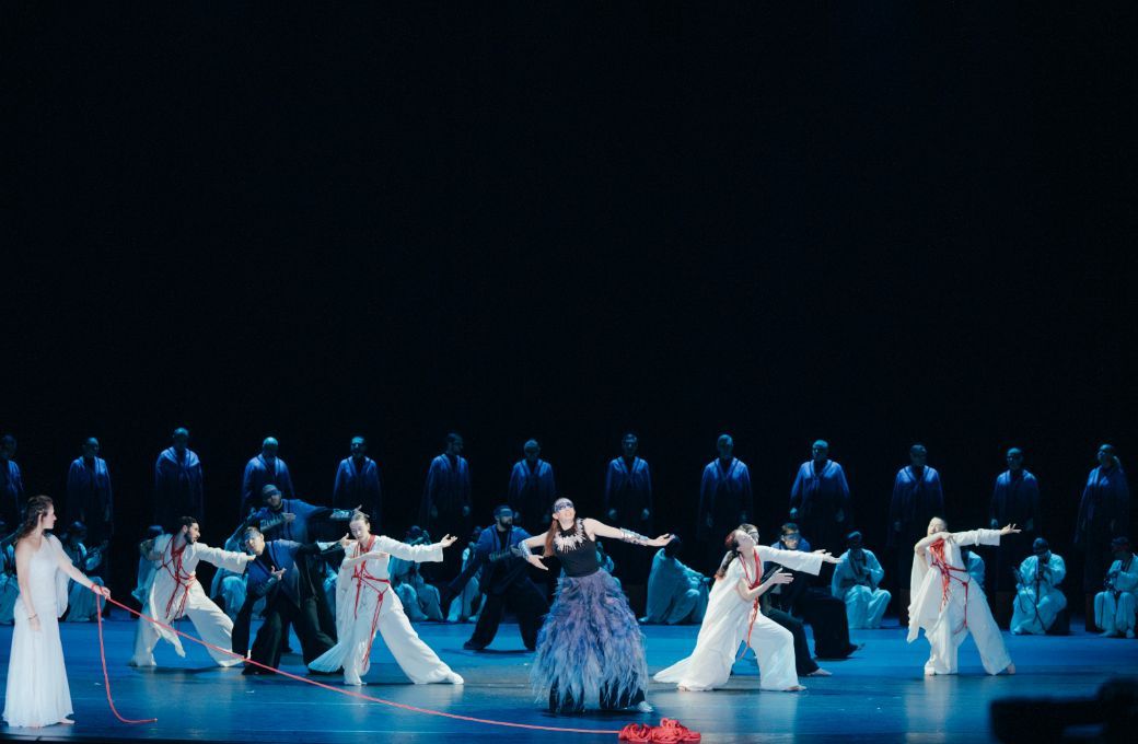 Lea Desandre (Idamante) and dancers &copy; Grand Théâtre de Genève | Filip Van Roe