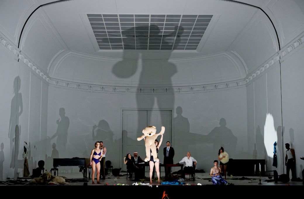 <i>The Exterminating Angel</i> at the Op&eacute;ra de Paris &copy; Agathe Poupeney / Op&eacute;ra national de Paris