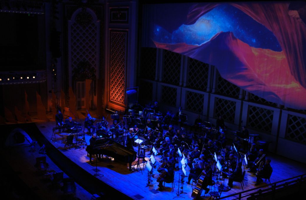 The Cincinnati Symphony play <i>Des Canyons aux étoiles...</i> © JP Leong