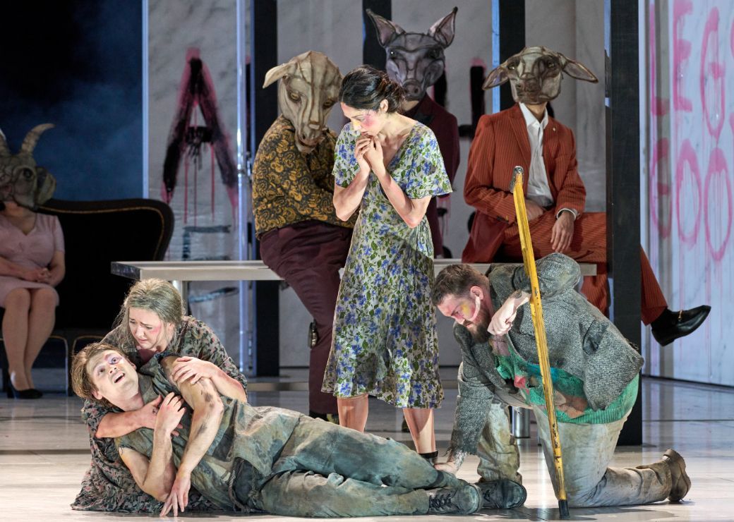 Stefan Astakhov (Boxer), Margaret Plummer (Clover), Isabel Signoret (Muriel) und Karl Laquit &copy; Wiener Staatsoper | Michael P&ouml;hn