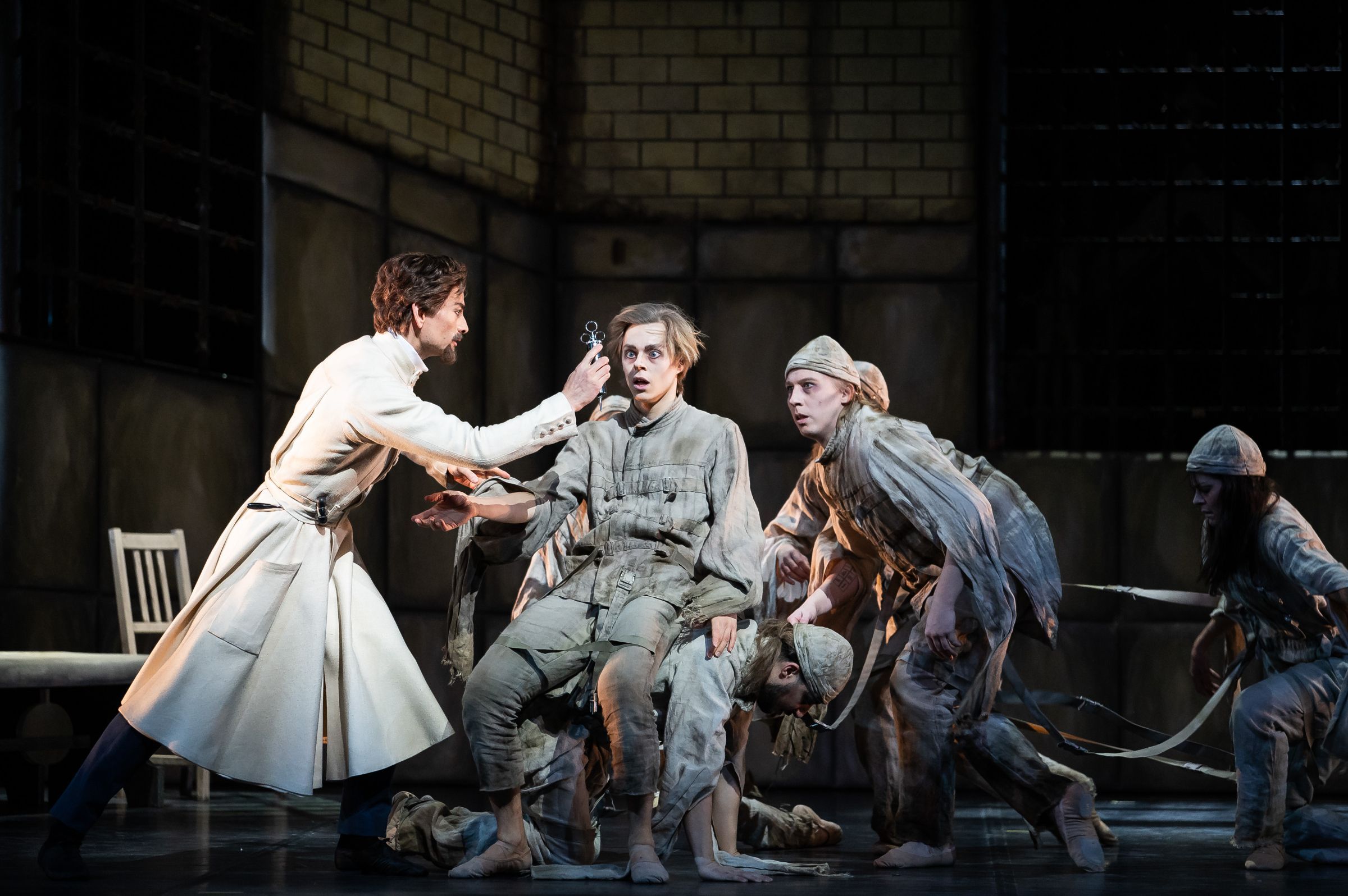 Juntaro Coste, Atte Kilpinen and Nikolas Koskivirta in <i>Dracula</i> &copy; Roosa Oksaharju