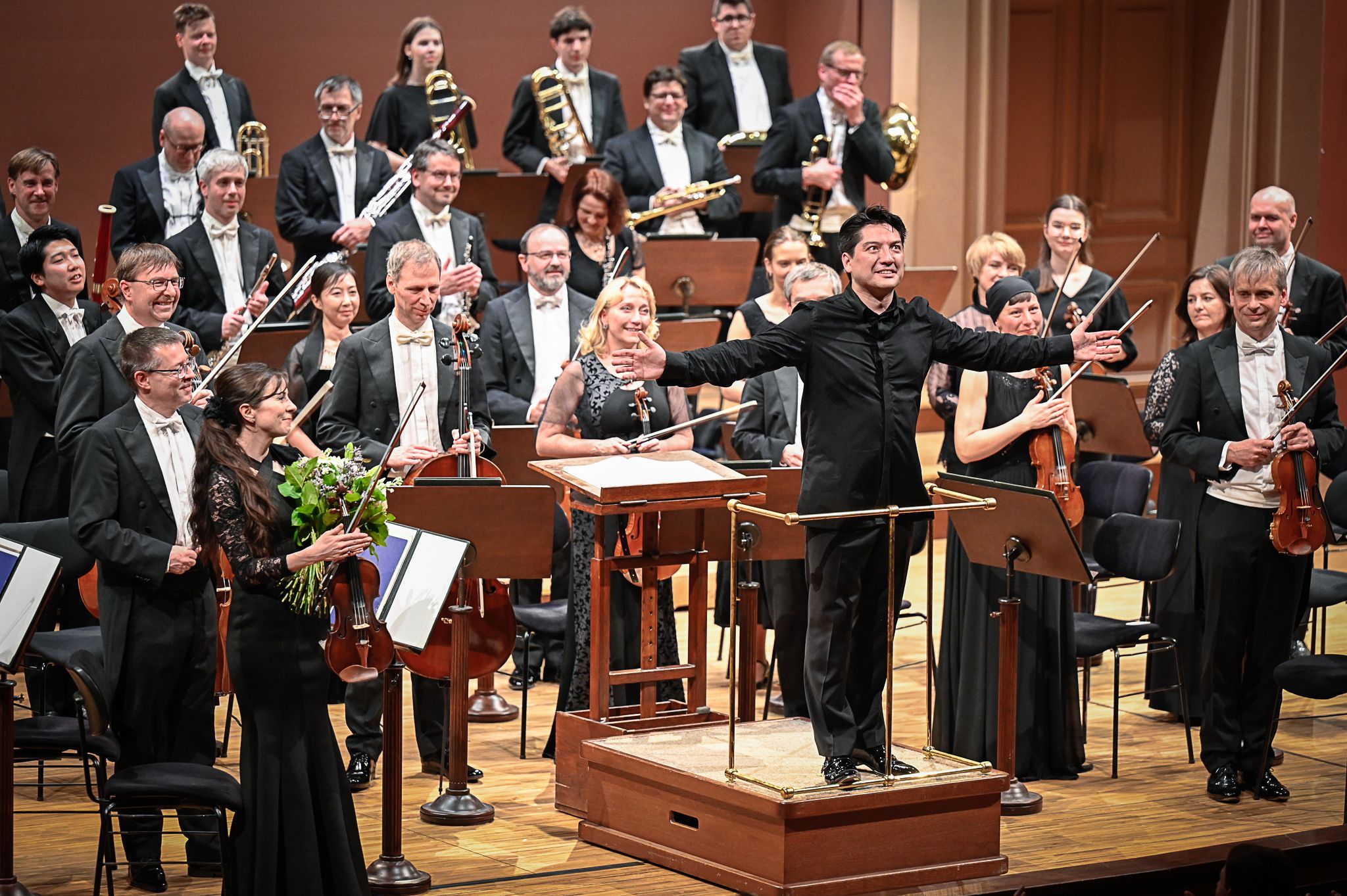 Eugene Tzigane and the PKF – Prague Philharmonia &copy; Ivan Malý