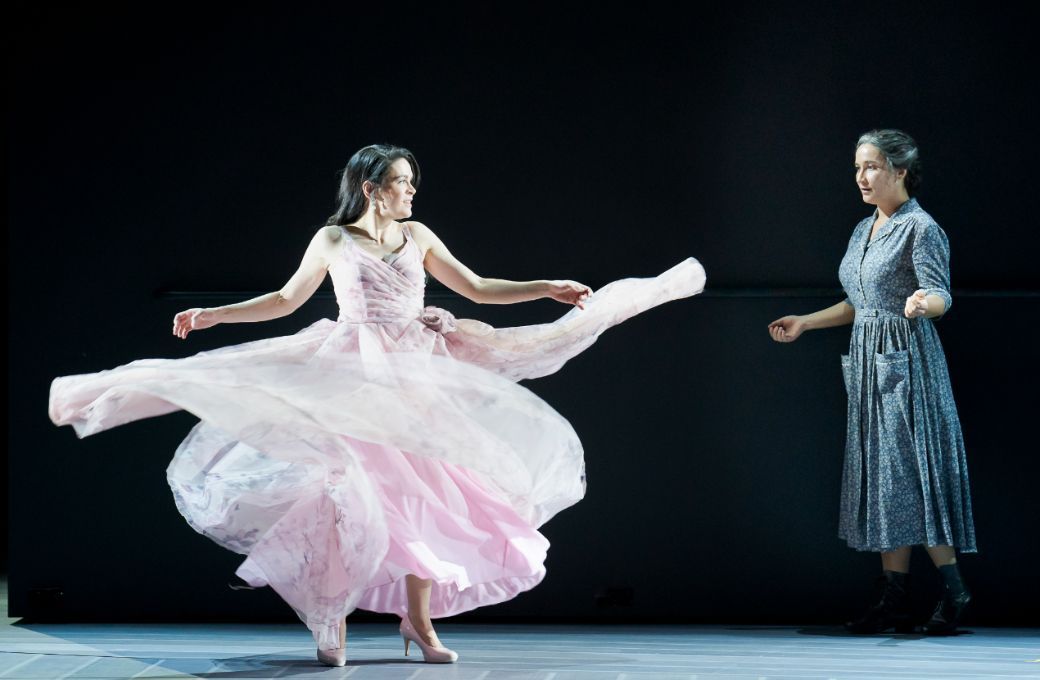 Sieglinde Feldhofer (Minka) und Mareike Jankowski (Majda) &copy; Werner Kmetitsch