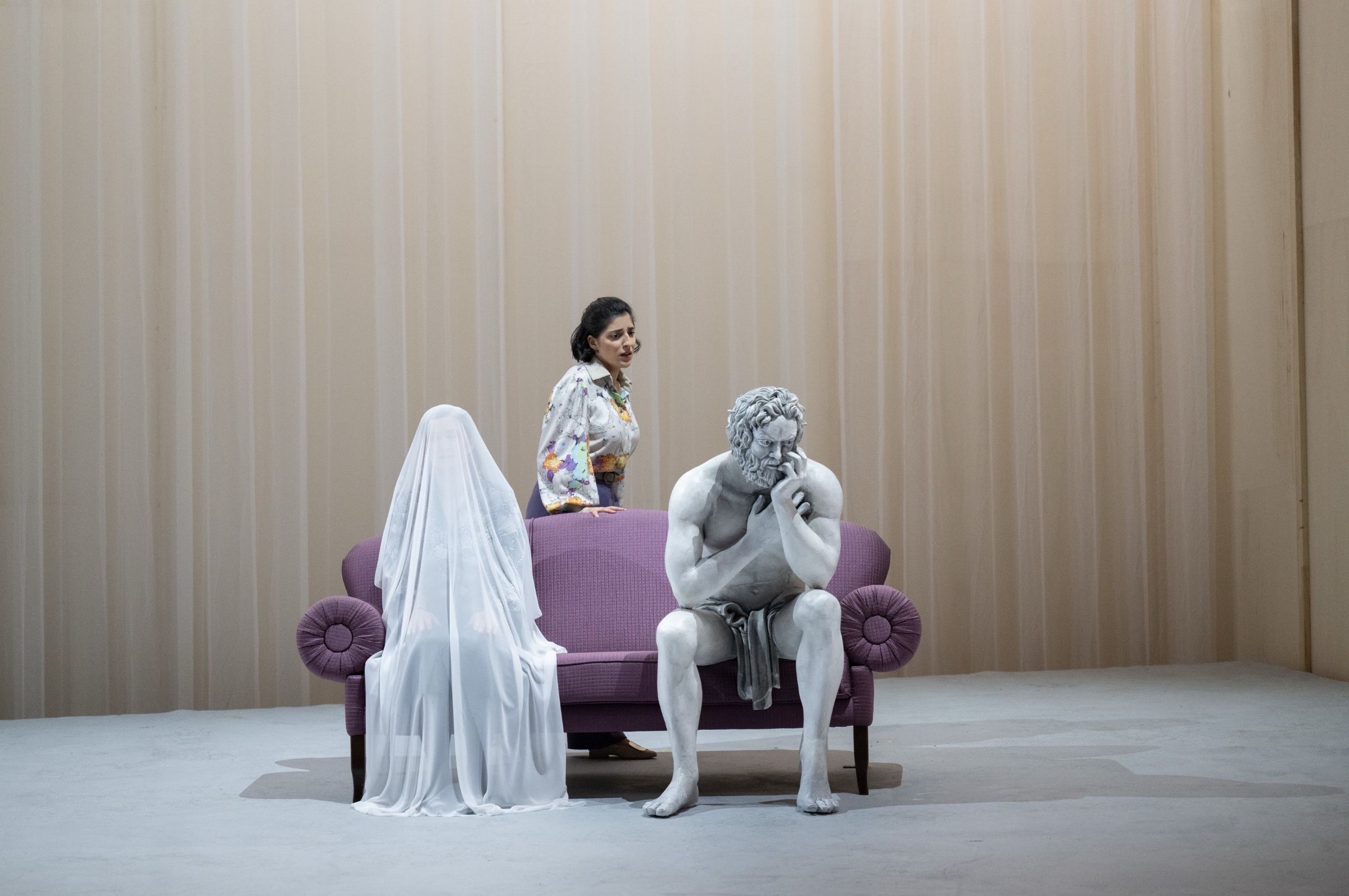 Paula Murrihy (Dejanira) and Susan Zarrabi (Lichas) &copy; Monika Rittershaus