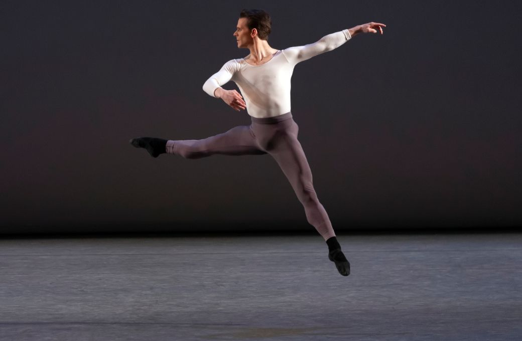 Daniel Ulbricht in Justin Peck's <i>Rotunda</i> © Erin Baiano