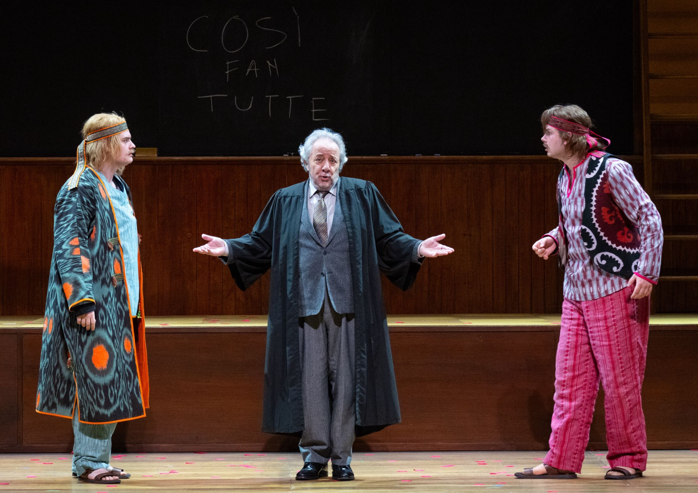Egor Zhuravskii (Ferrando), José Fardilha (Don Alfonso) and James Atkinson (Guglielmo) &copy; Elliott Franks