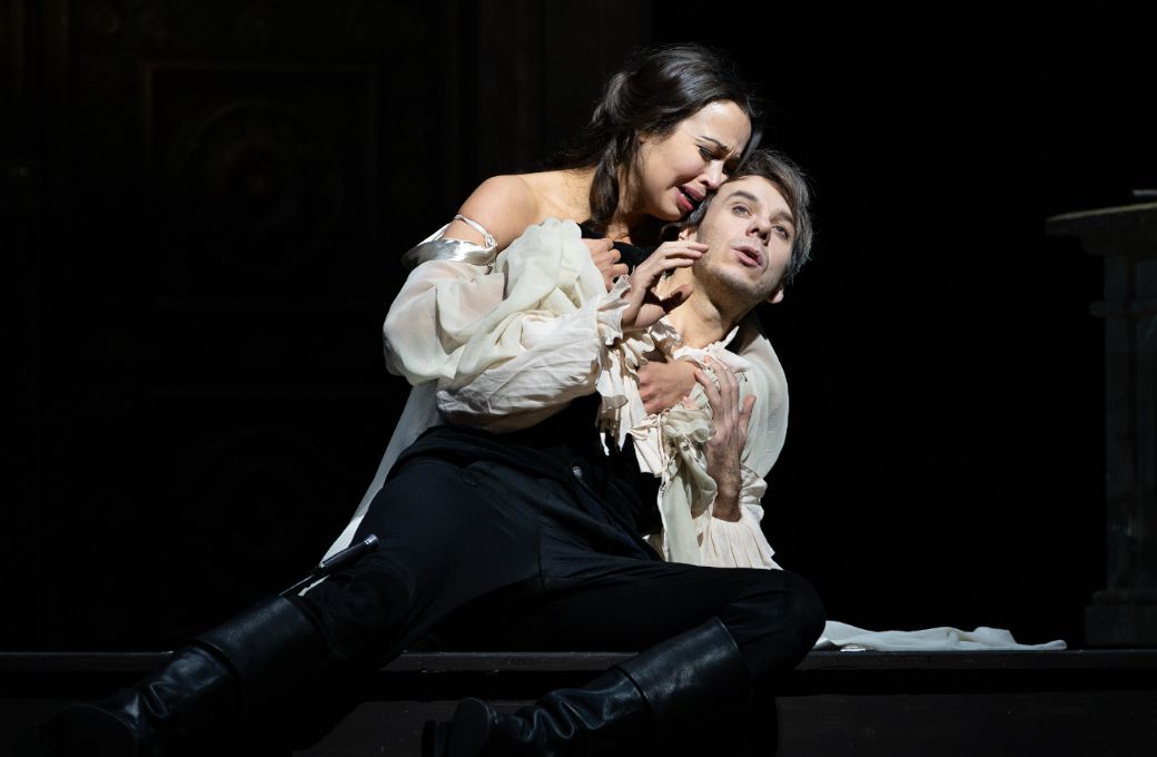 Nadine Sierra (Juliette) and Benjamin Bernheim (Roméo) &copy; Marty Sohl | Met Opera