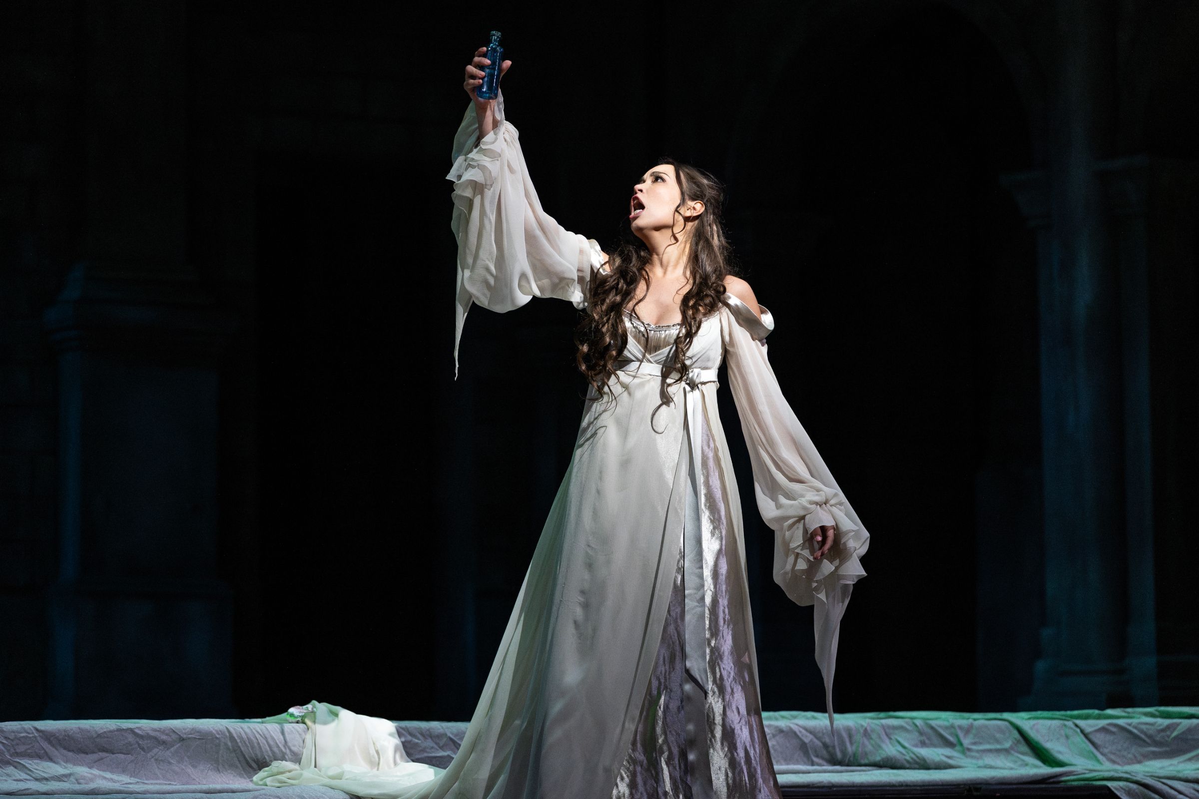 Nadine Sierra (Juliette) © Marty Sohl | Met Opera