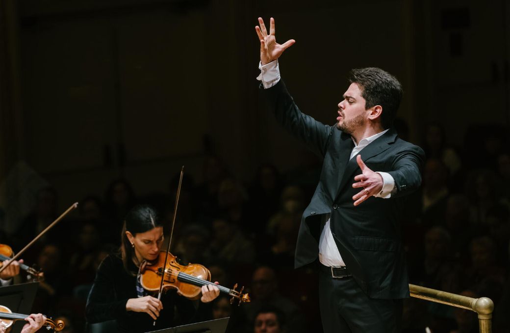 Lahav Shani conducts the Rotterdam Philharmonic © Fadi Kheir