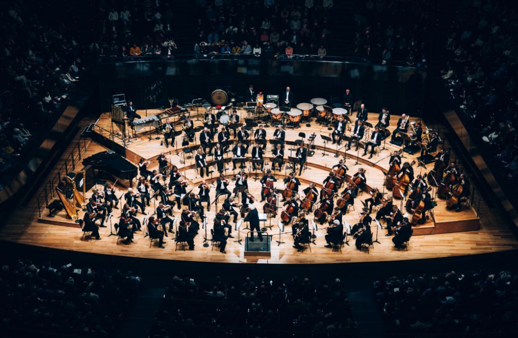 Simon Rattle dirige le London Symphony Orchestra &agrave; la Philharmonie &copy; Antoine Benoit-Godet/Cheeese