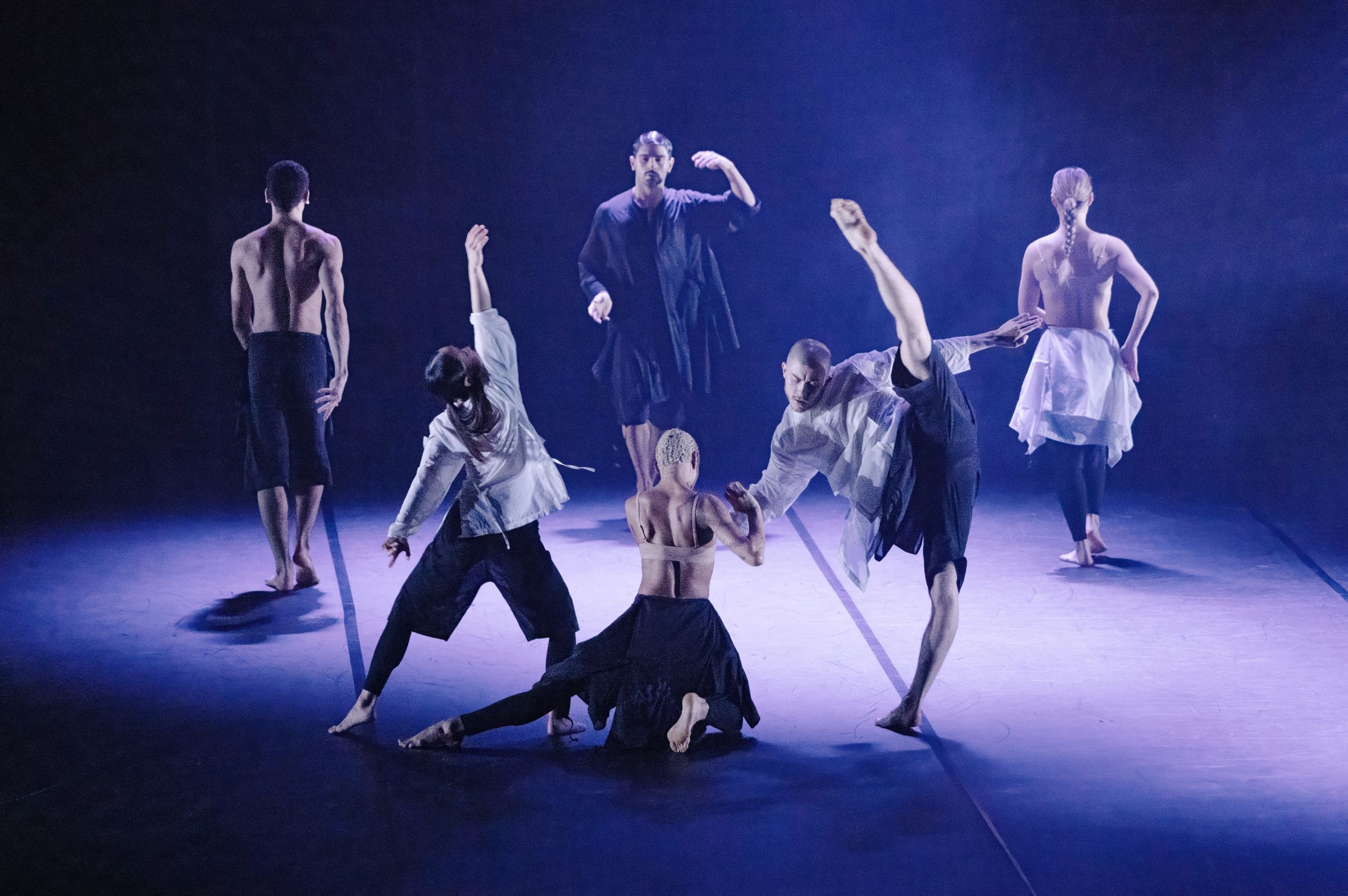 Company Wayne McGregor in  his <i>Autobiography (v95)</i> &copy; Ravi Deepres