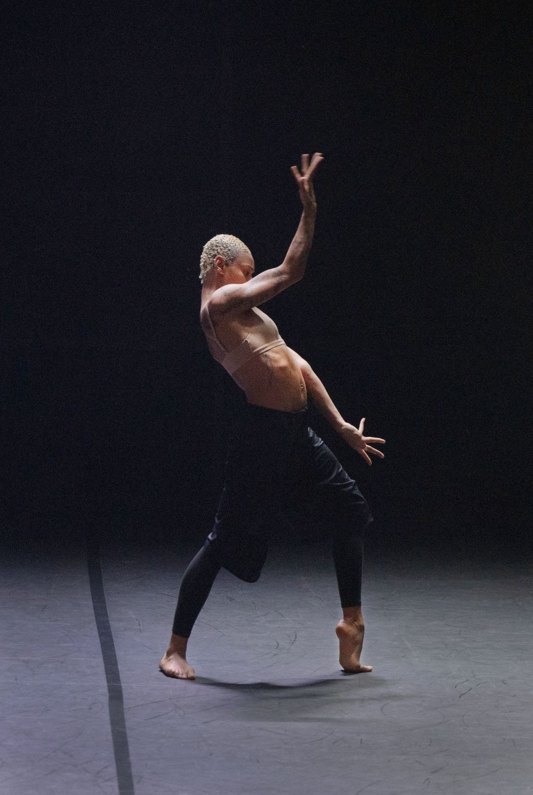 Salomé Pressac in Wayne McGregor's <i>Autobiography (v95)</i> &copy; Ravi Deepres