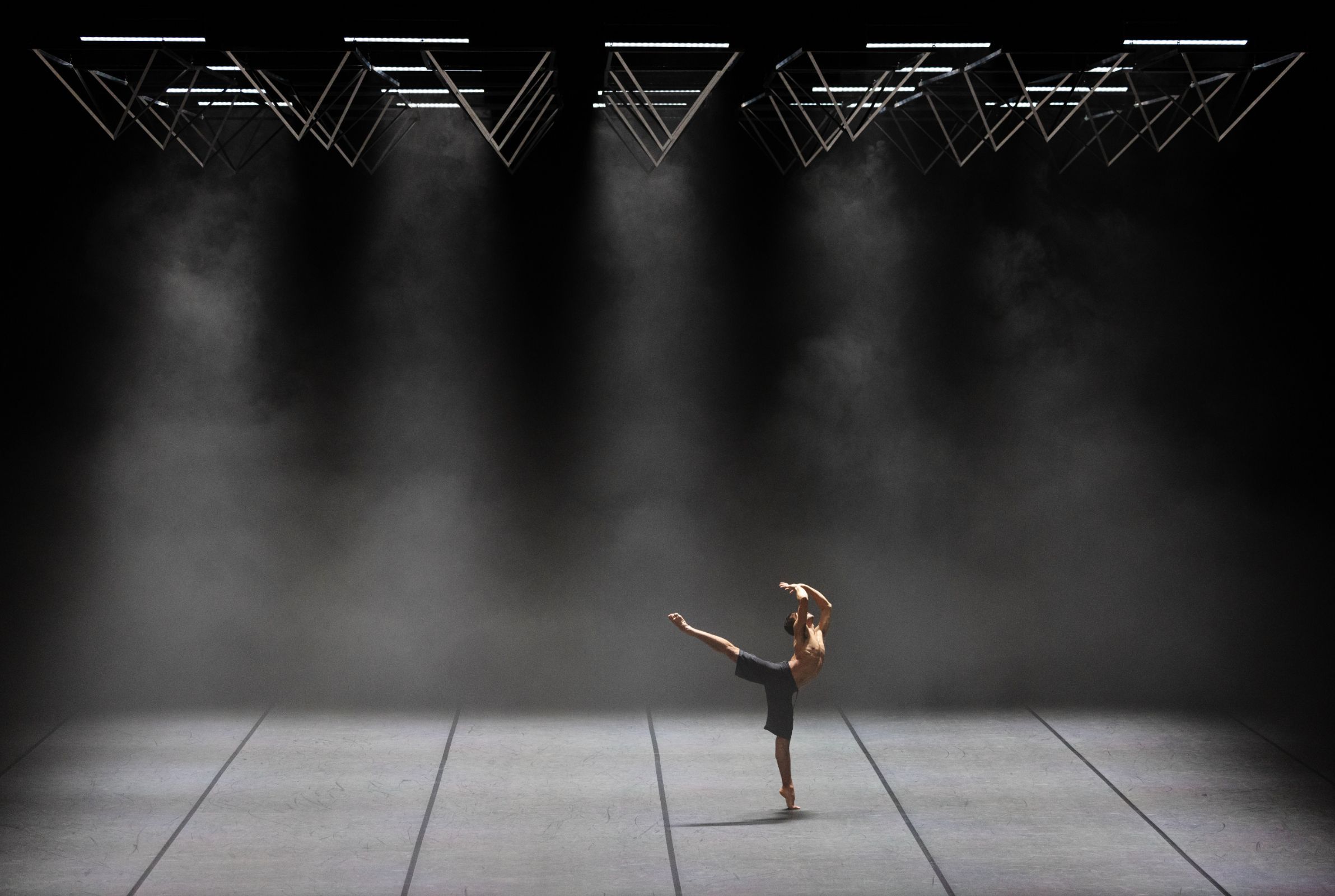 Jasiah Marshall in Wayne McGregor's <i>Autobiography (v95)</i> &copy; Ravi Deepres