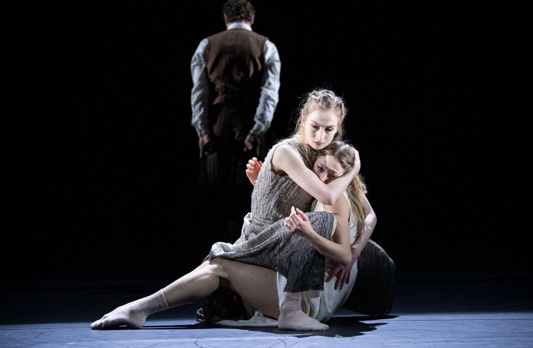 Grete Sofie Borud Nybakken as The Duck and Julie Petanova as Hedvig in <i>The Wild Duck</i> © Joerg Wiesner